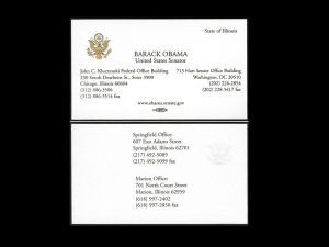 >>>>» class=»wp-image-2725″ title=»Tarjeta de Visita Personalizada de Barack Obama «/></figure></div>



<p><b>BARAK OBAMA: </b>Antes de ser el Presidente de los Estados Unidos de América, el Senador Barack Husein Obama, llegaba a su objetivo presentando esta formal tarjeta, en la que daba toda su información como político y representante de la ciudad de Chicago<b> </b></p>



<p><b> </b></p>



<div class=